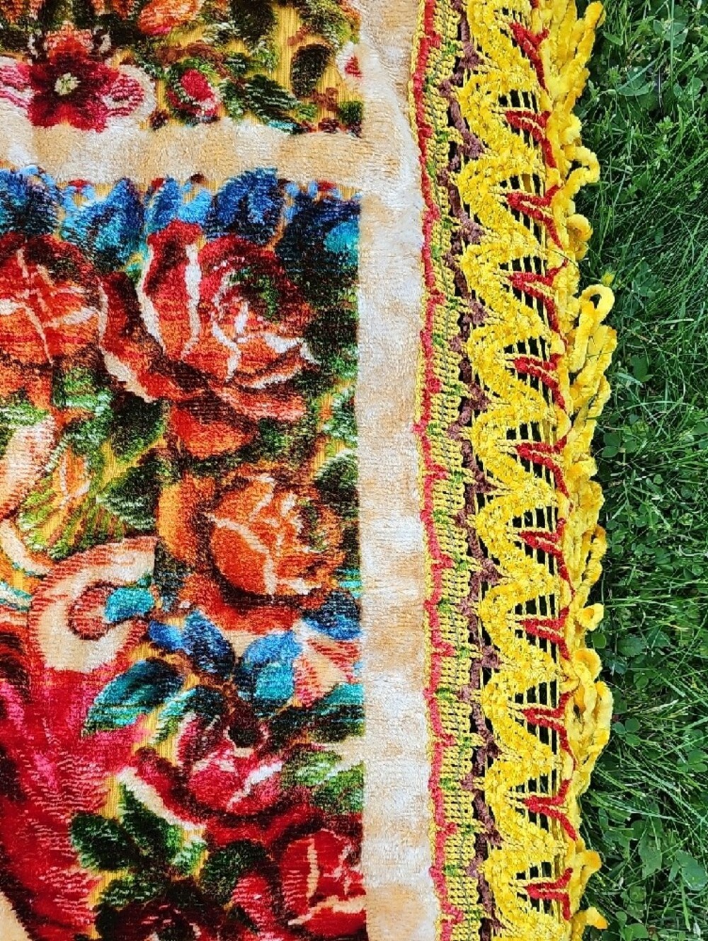 Vibrant Floral Tapestry Bedspread with Cherub Motif - Picture 4 of 9